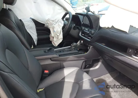 2024 Toyota Grand Highlander Hybrid Xle z USA, uszkodzony, nr VIN 5TDACAB57RS007807